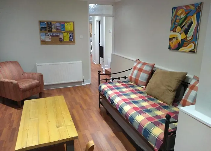 8A Kenilworth Road