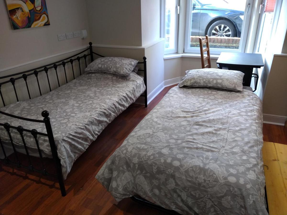 8a Kenilworth Road Apartment